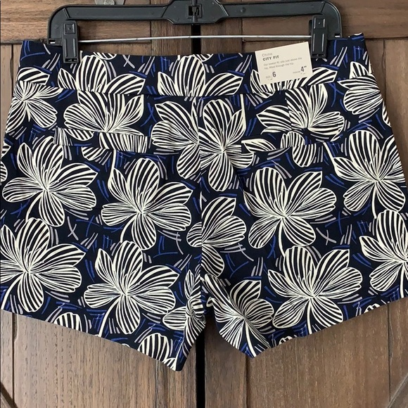 NWT J. Crew Chino shorts - Picture 2 of 6